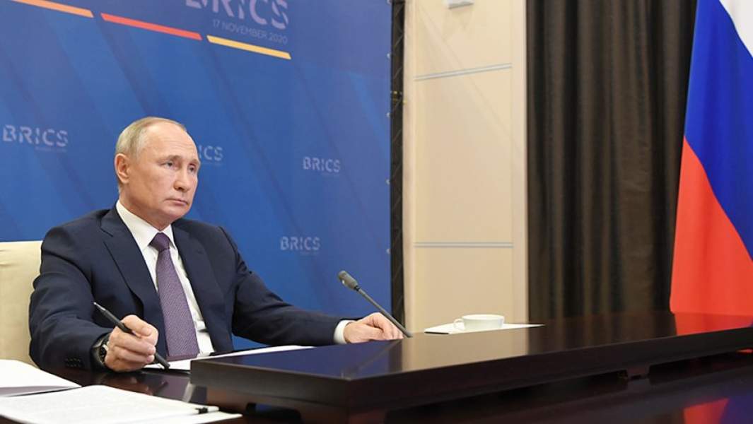 Президент РФ Владимир Путин в Ново-Огарево во время участия в XII саммите БРИКС в режиме видеоконференции