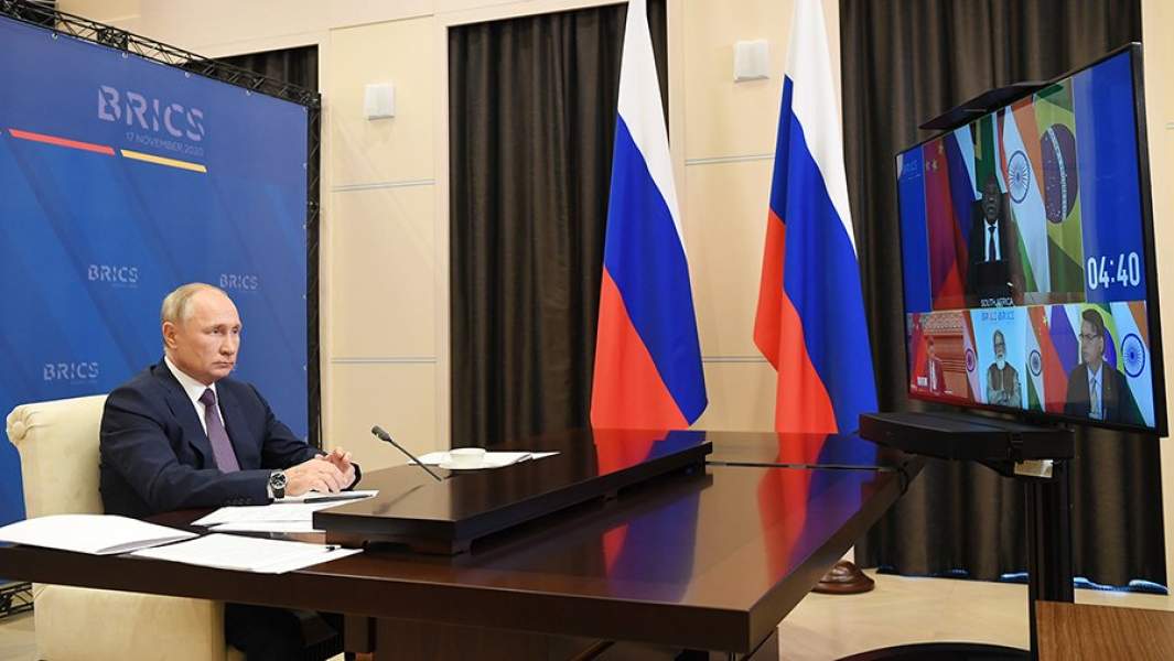 Президент РФ Владимир Путин в Ново-Огарево во время участия в XII саммите БРИКС в режиме видеоконференции