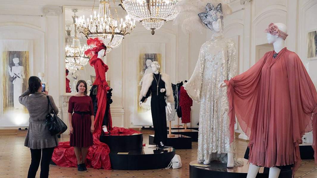 Посетительницы на открытии выставки "Петербург Людмилы Гурченко" 