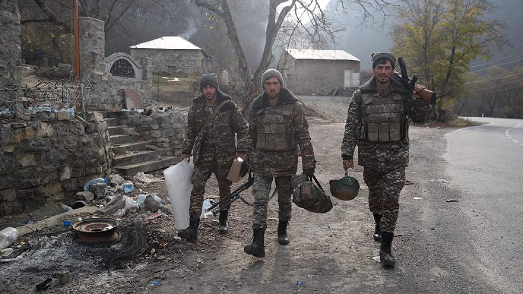 Армянские солдаты покидают Нагорный Карабах