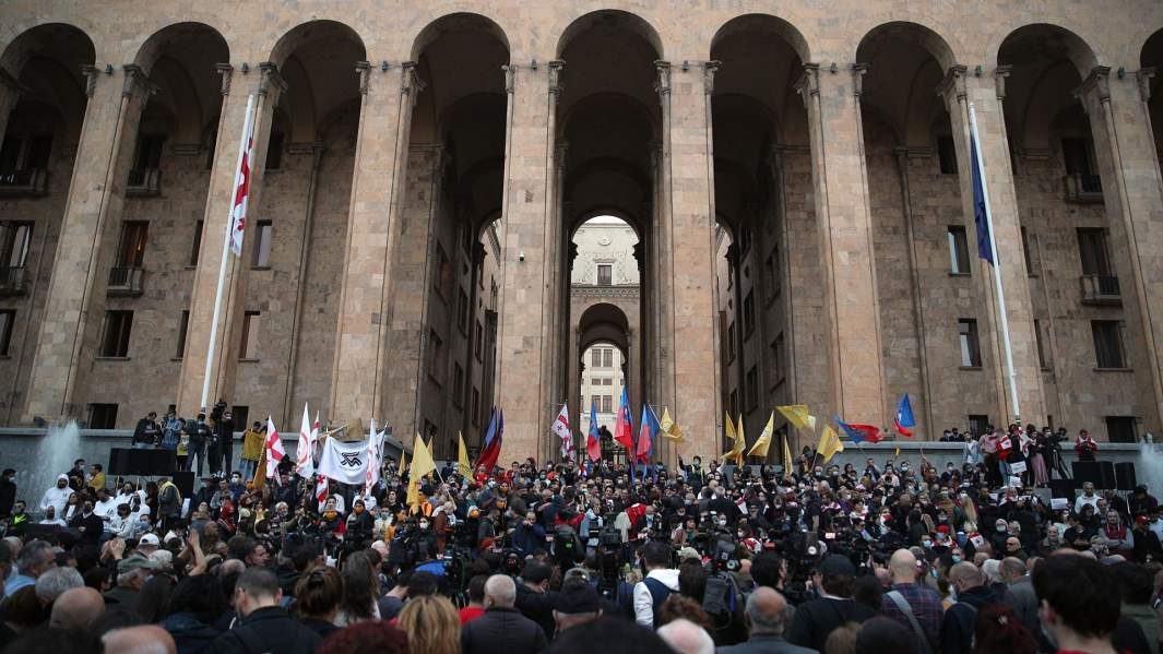 Реванш бывших: чем закончится политический кризис в Грузии