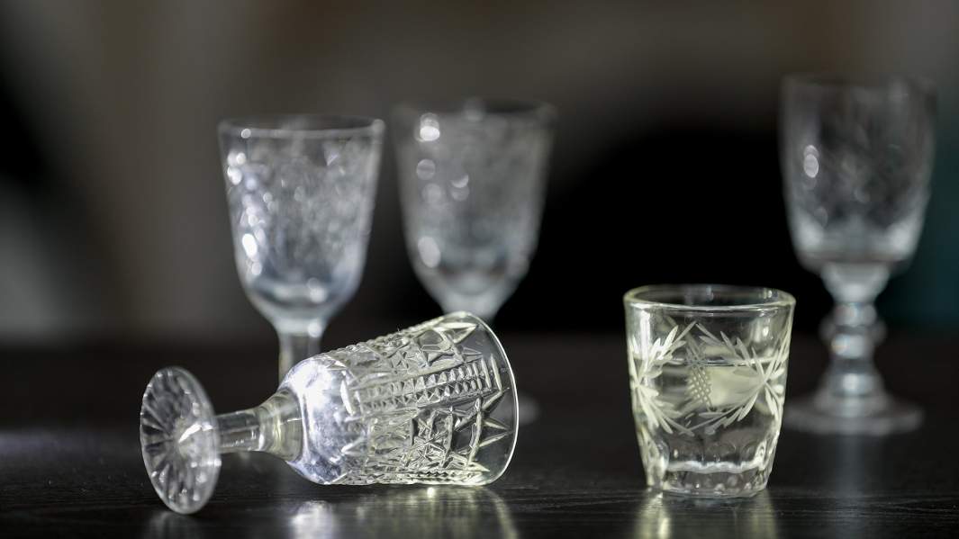 стакан алкоголь