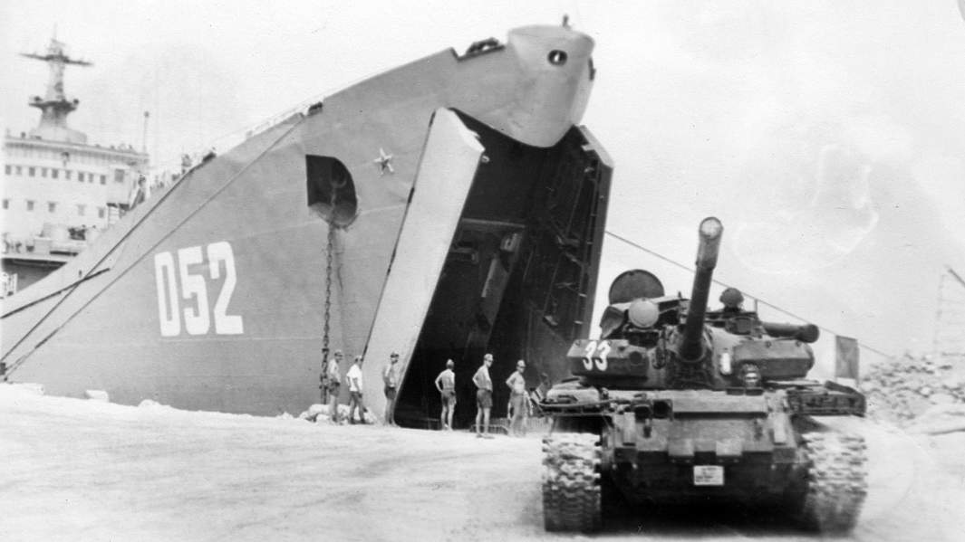 Высадка морской пехоты на остров Нокра