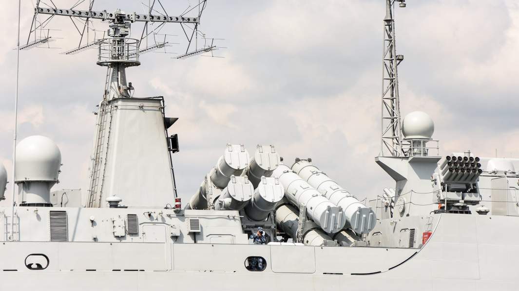 Первый принятый на вооружение Китая эсминец D 153 «Сиань»