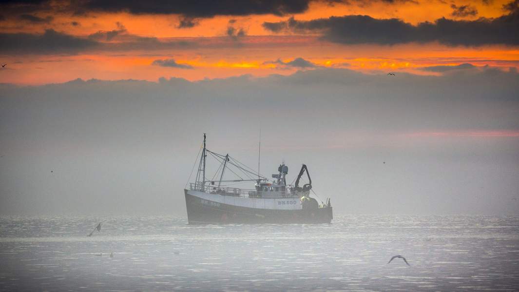 рыбацкая лодка