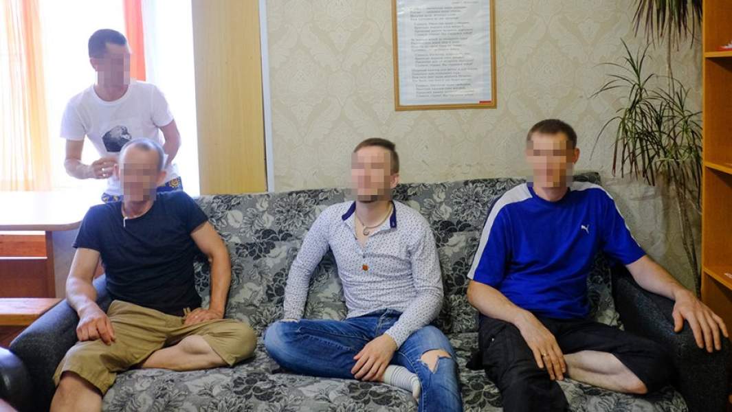 Пациенты реабилитационного центра для нарко- и алкозависимых «Расцвет» во Владивостоке