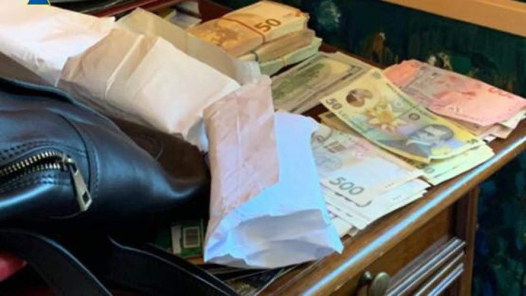 Деньги, найденные при обысках СБУ у этнических венгров в Закарпатской области