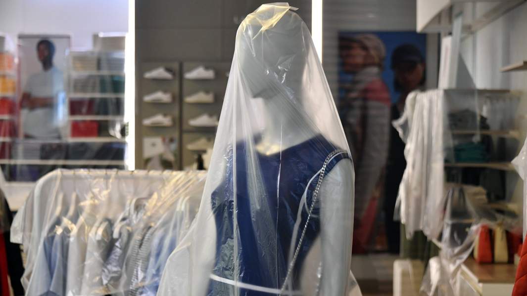 Ушли с молла: в российских ТЦ из-за кризиса закрылось 20% магазинов