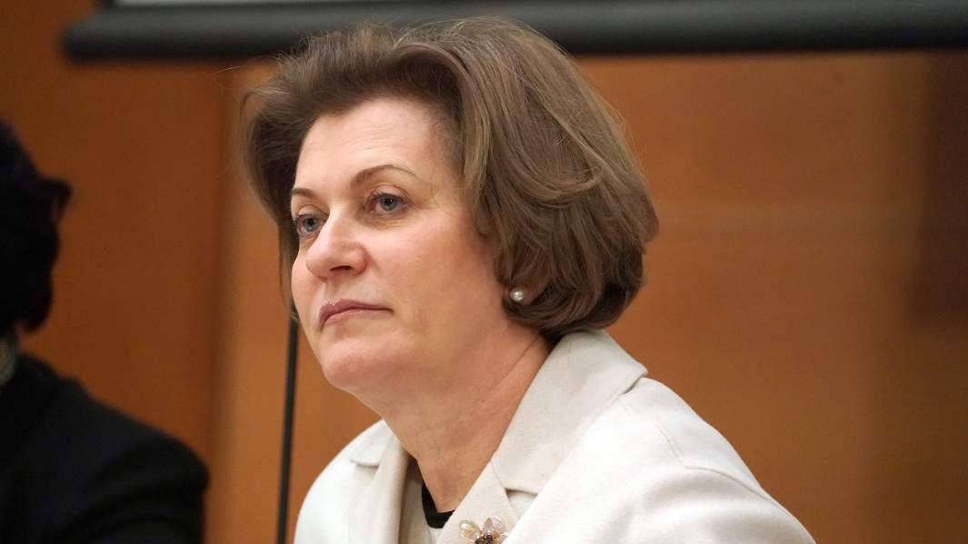 Попова