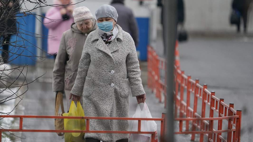 вирус россия пожилые