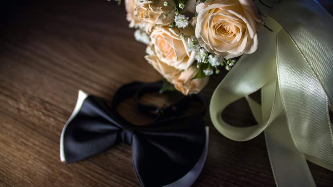 Букет невесты и галстук