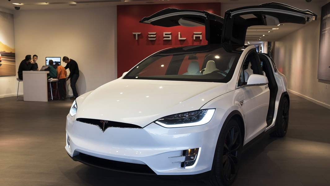 Автосалон Tesla в Пало-Альто