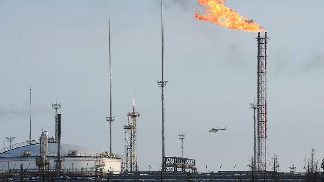 Вид нефтегазового месторождения в Красноярском крае