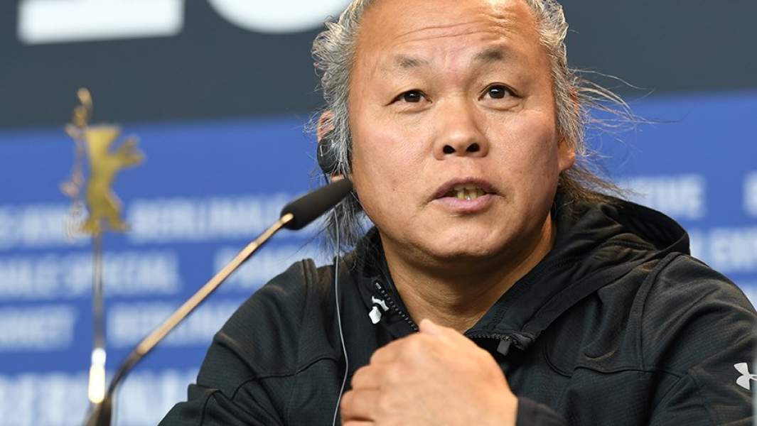 Режиссер Ким Ки Дук на пресс-конференции своего фильма «Человек, место, время и снова человек» перед премьерой в рамках 68-го Берлинского международного кинофестиваля «Берлинале - 2018». 2018 год