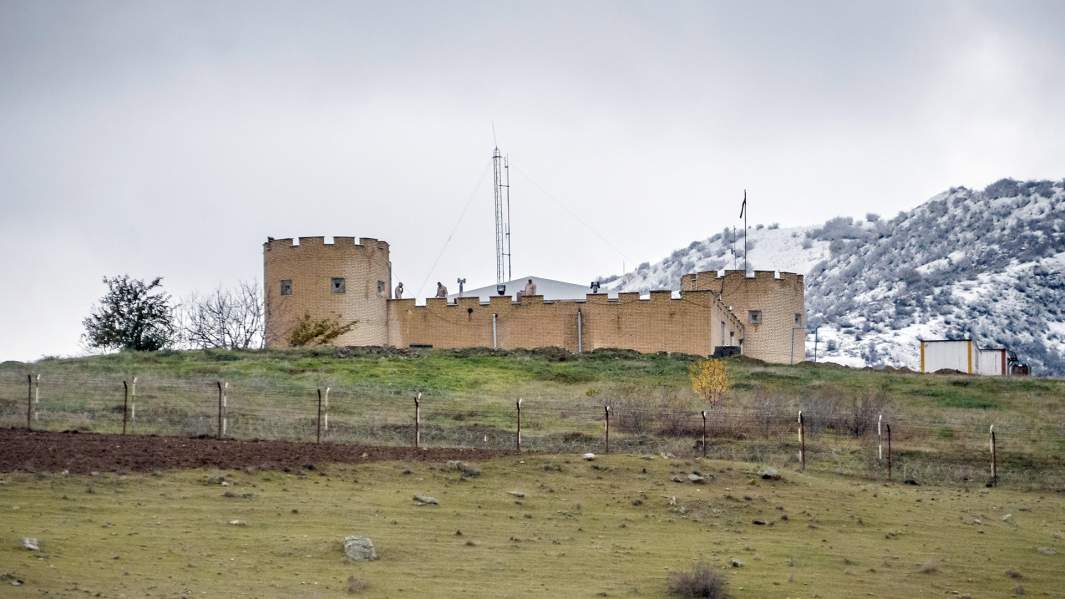 Пограничная застава на территории Ирана