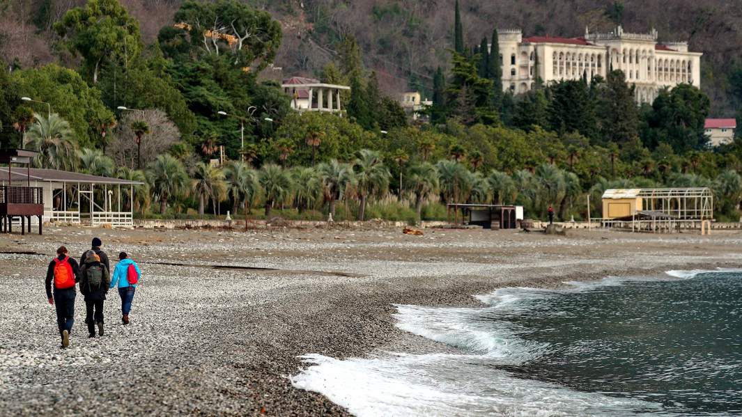 По эту сторону: 95% россиян откажутся от поездок за рубеж в Новый год