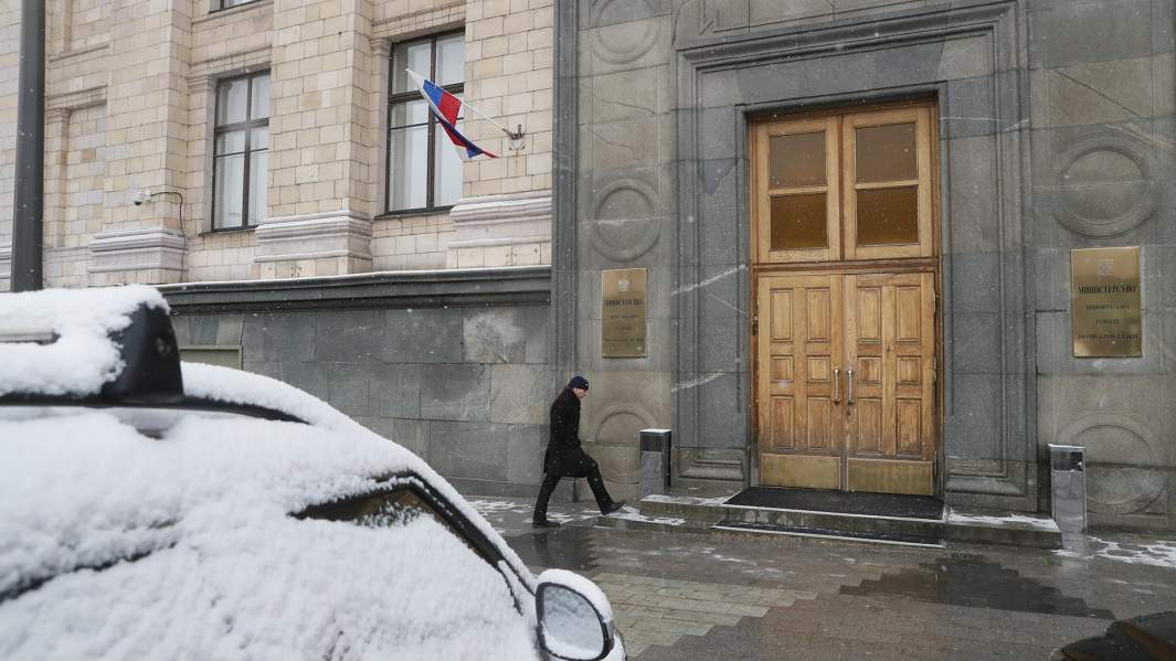 Фактор преткновения: только 1,4 тыс. граждан спишут долги без суда