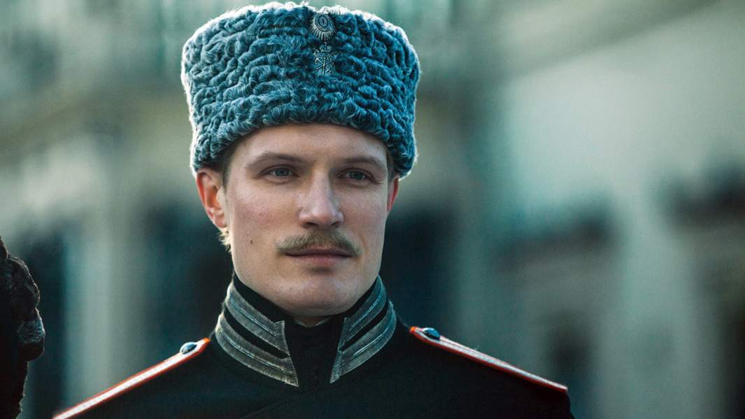 Кадр из фильма «Серебряные коньки»