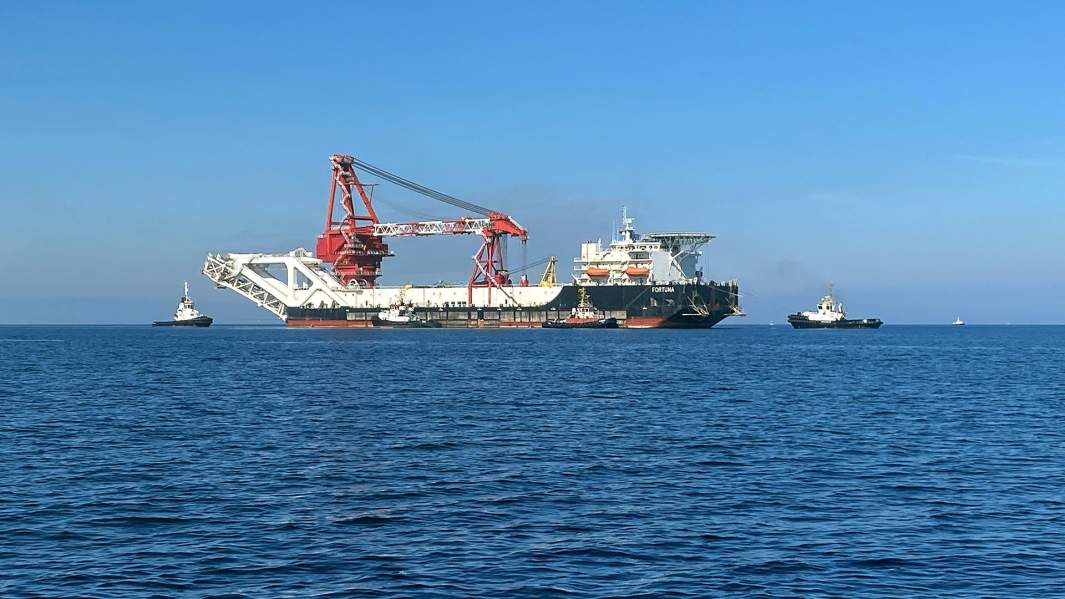 Трубоукладочная баржа Фортуна