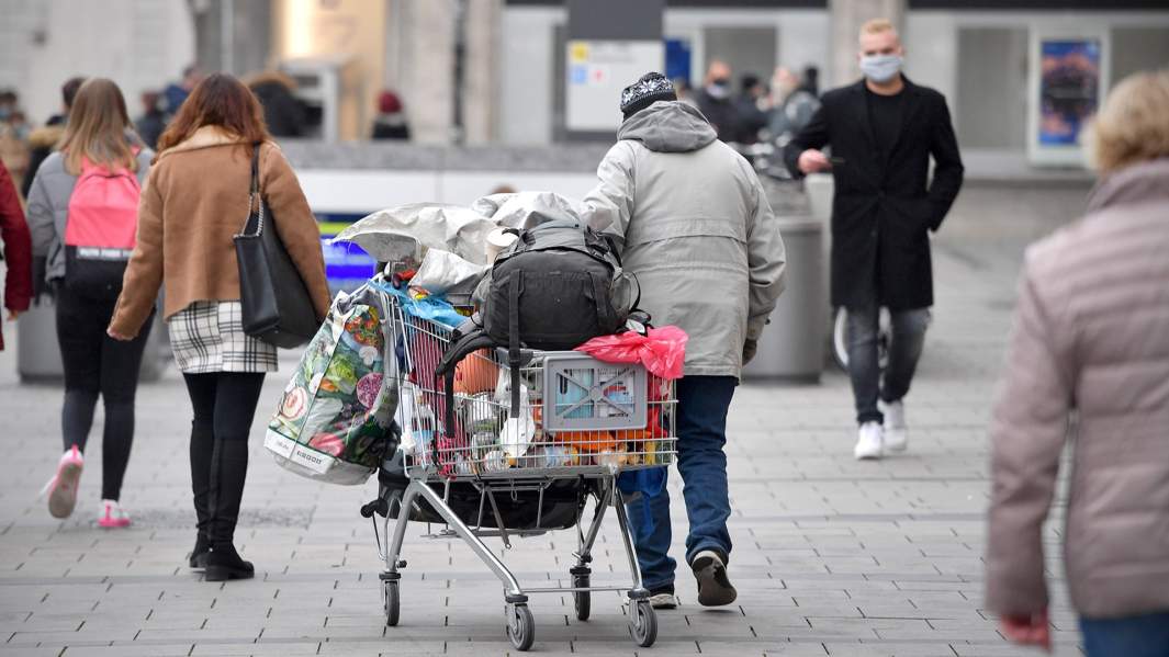 бедность прохожие 