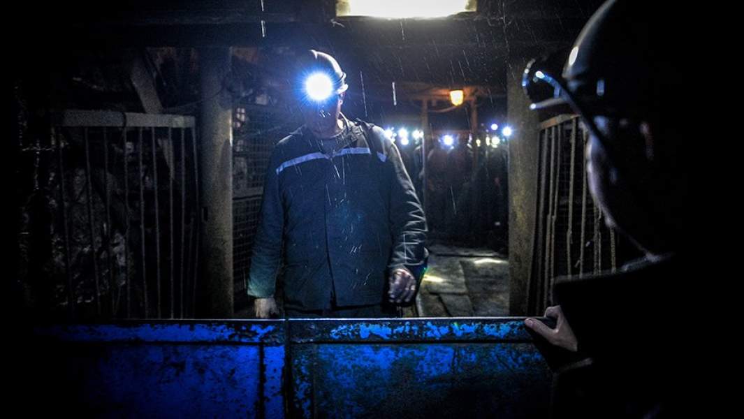 Шахтер выходит из забоя