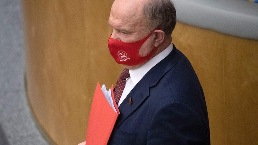 Лидер КПРФ Геннадий Зюганов на первом пленарном заседании весенней сессии Государственной думы РФ