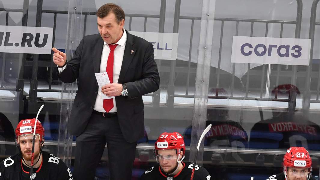 Главный тренер ХК «Спартак» Олег Знарок