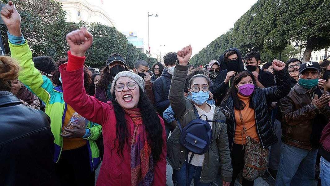 Антиправительственная акция в Тунисе