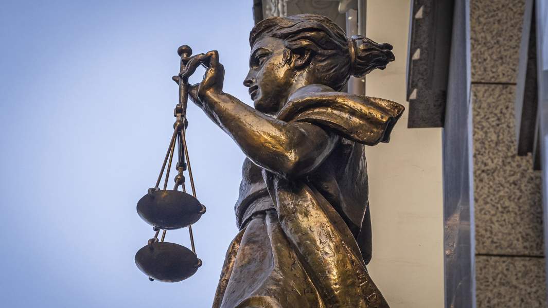 Статуя Фемиды