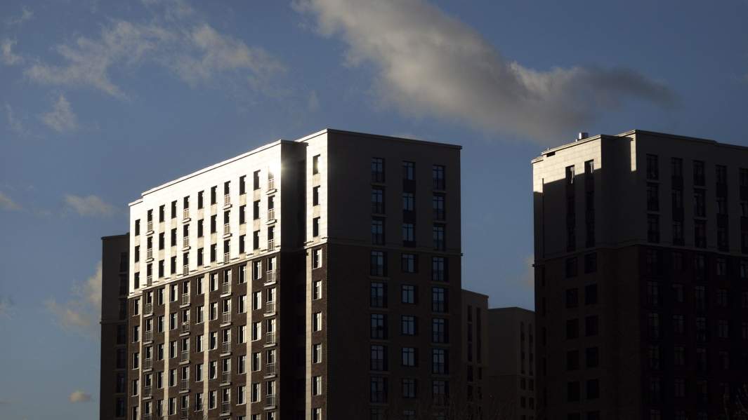 крыша жилого комплекса