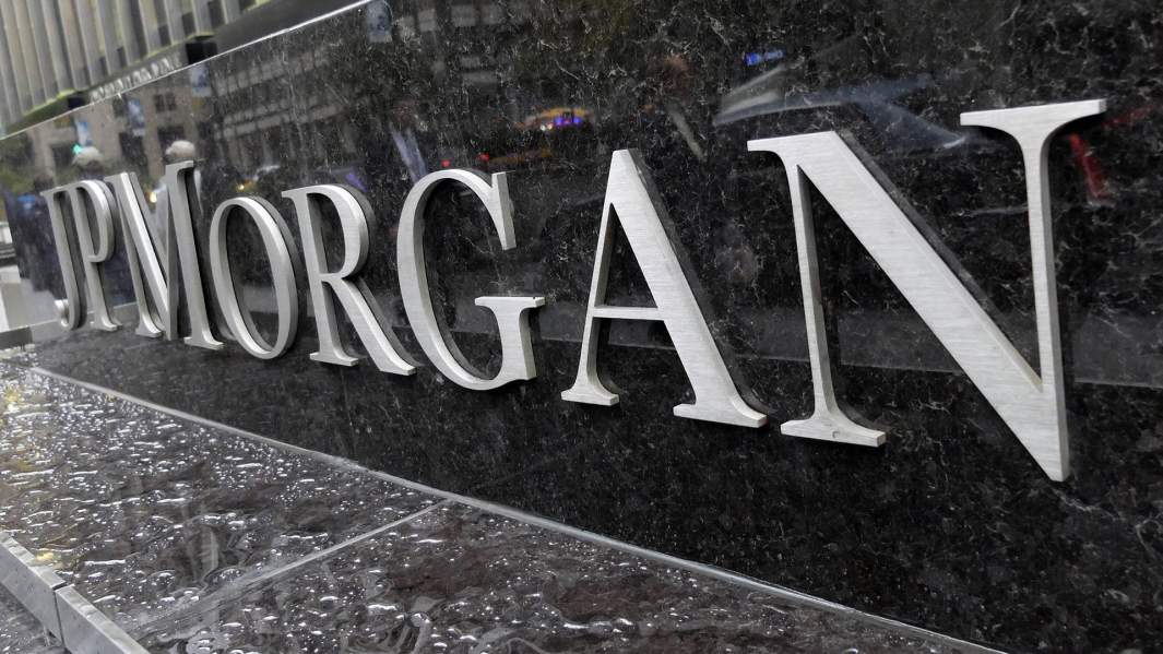 Серебряная медаль: соцсети пошли на штурм рынка драгоценных металлов