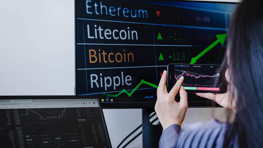 изменение курса криптовалют