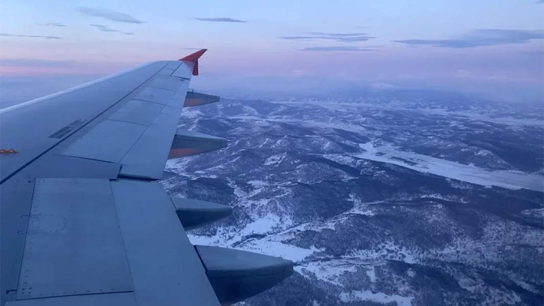 Вид из иллюминатора самолета