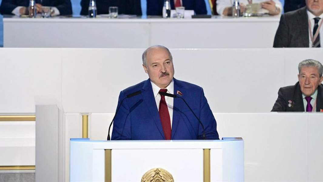 Президент Белоруссии Александр Лукашенко выступает на VI Всебелорусском народном собрании во Дворце Республики в Минске