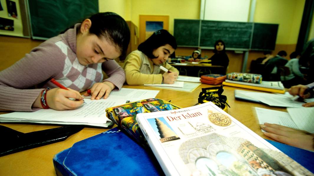 ученики на уроке в Германии