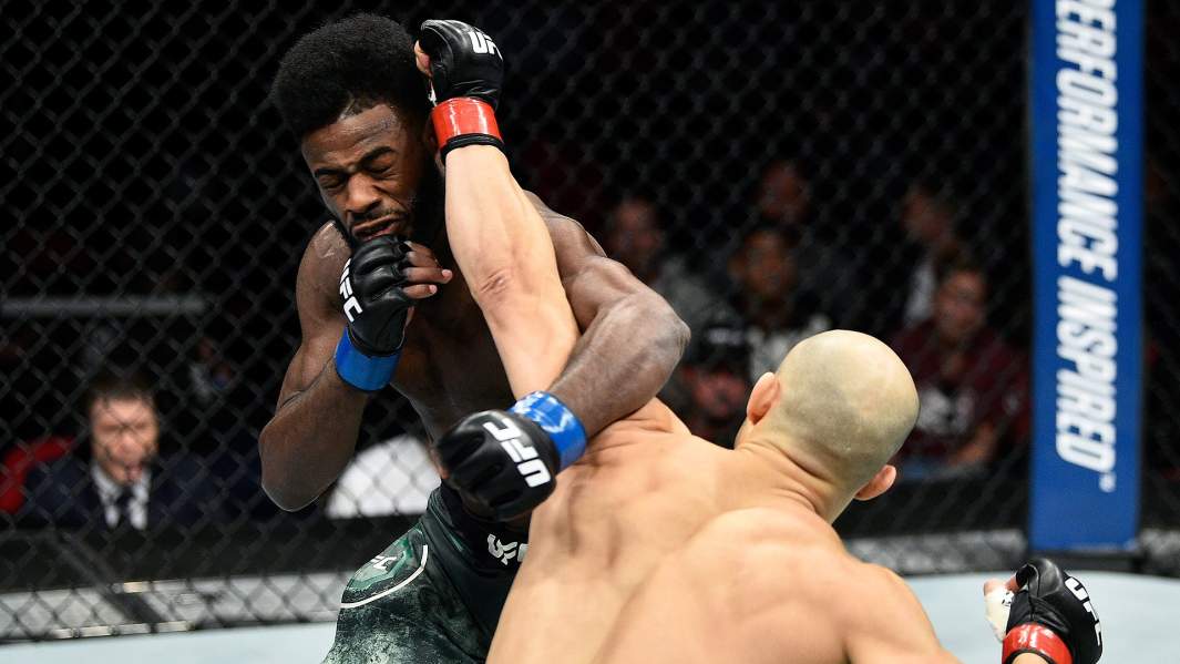 Алджамейн Стерлинг в бою против Марлона Мораеса