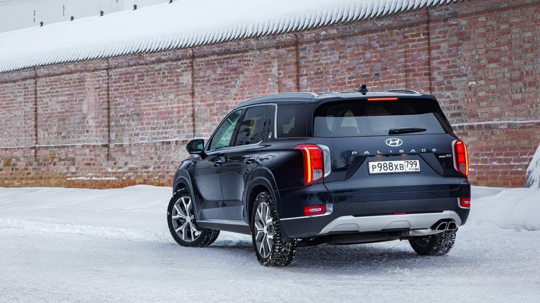 Версию Cosmos отличает специальный шильдик на стойке