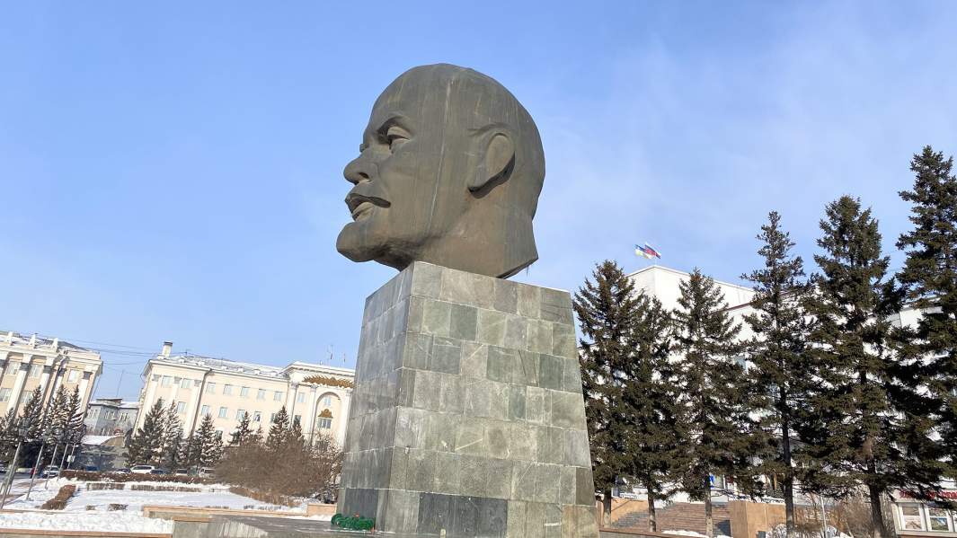 Место под солнцем: что предлагает туристам зимний Байкал