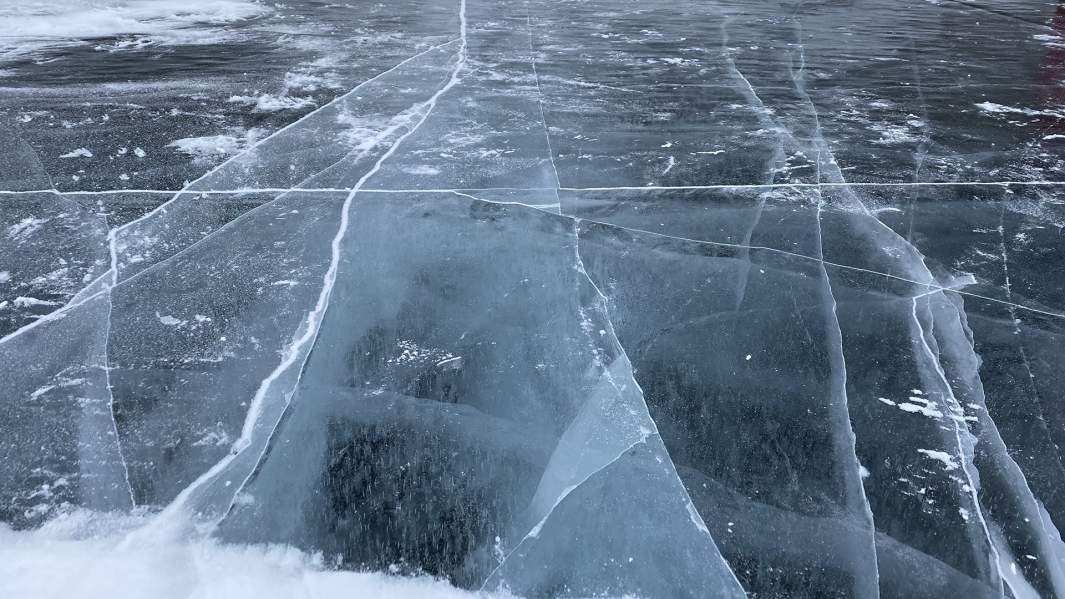 Место под солнцем: что предлагает туристам зимний Байкал