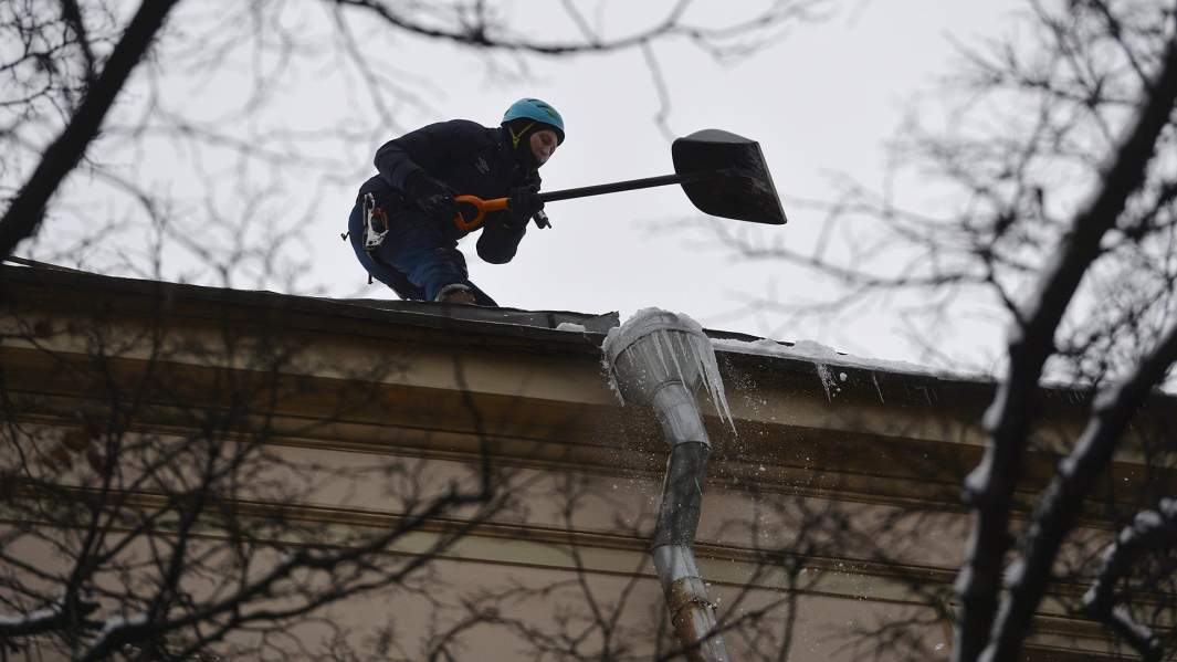 сосульки крыша жкх