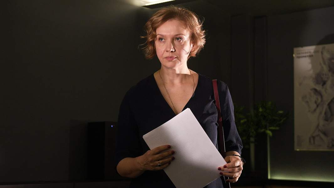 Марина Брусникина во время своего представления коллективу в качестве нового художественного руководителя театра «Практика» в Москве