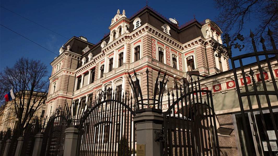 Здание Российского посольства в Латвии