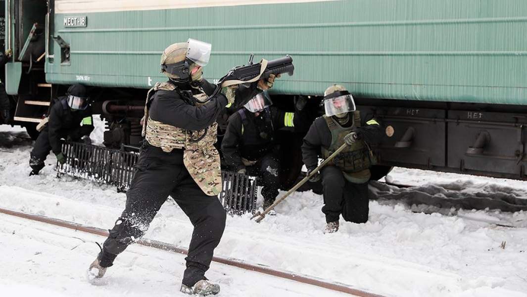 Сотрудники ФСБ РФ во время антитеррористических учений