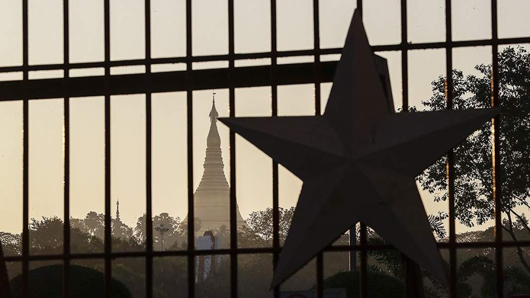 Янгон после того, как военные Мьянмы объявили о введении в стране чрезвычайного положения сроком на один год