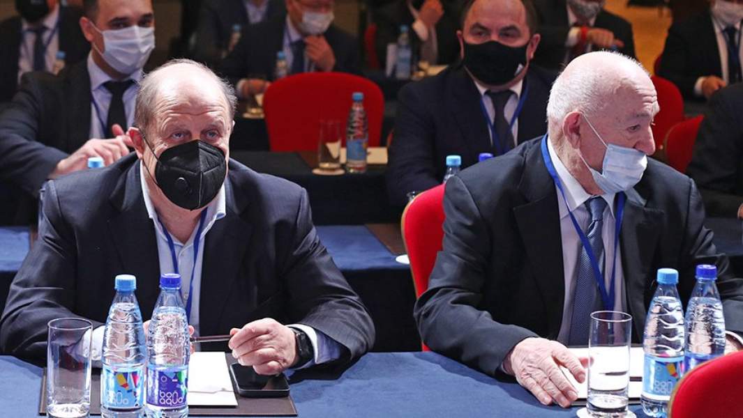 Председатель правления региональной общественной организации «Объединение отечественных тренеров по футболу» Михаил Гершкович и первый вице-президент РФС Никита Симонян