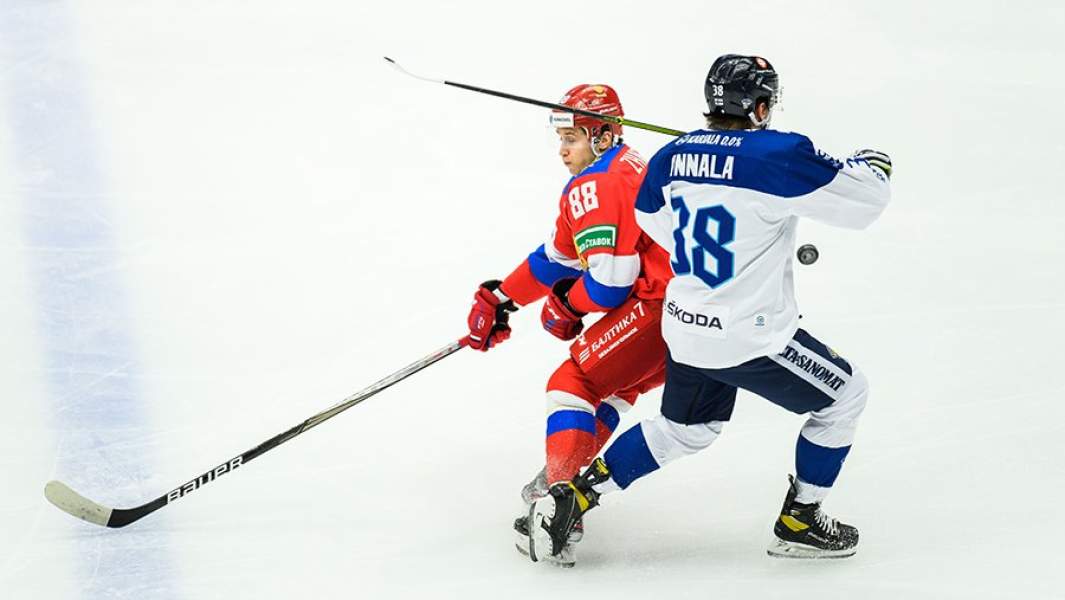 Игрок сборной России Дамир Жафяров