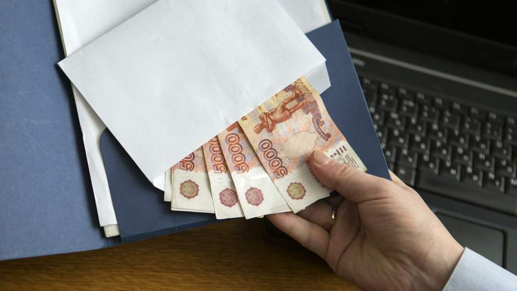 Какая серость: многие россияне получают зарплаты «в конверте»