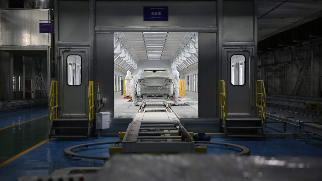 Завод по производству электромобилей в Китае