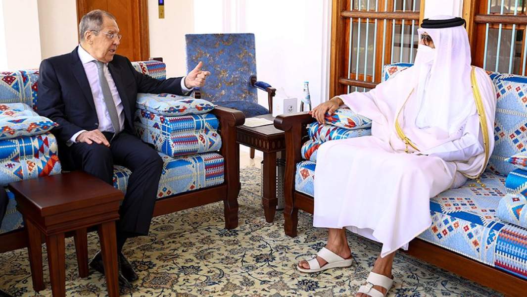 Министр иностранных дел РФ Сергей Лавров и эмир Катара Тамим бин Хамад Аль Тани во время встречи