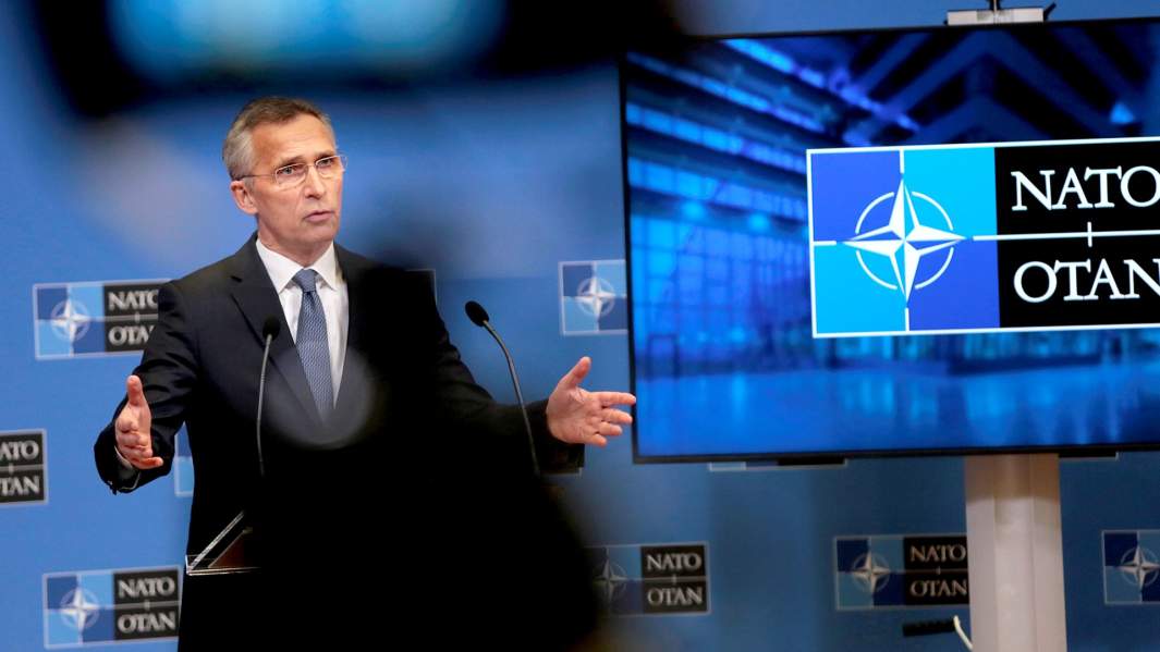 Генеральный секретарь НАТО Йенс Столтенберг выступает на пресс-конференции